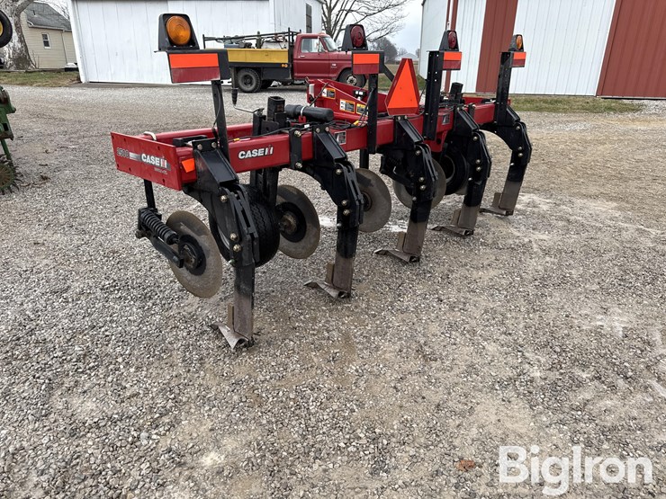 case-ih-2500-image-7