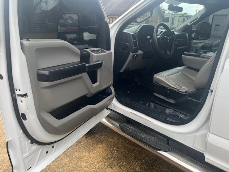 2017-ford-f250-xl-image-7