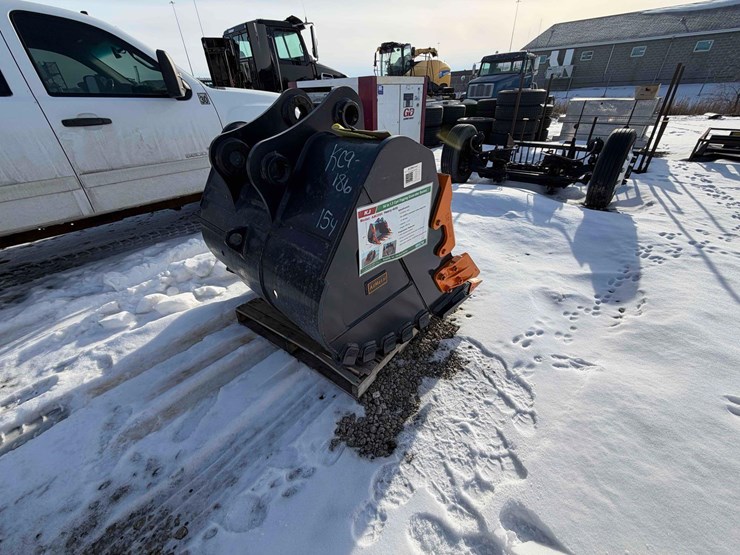 2025-excavator-bucket-image-1