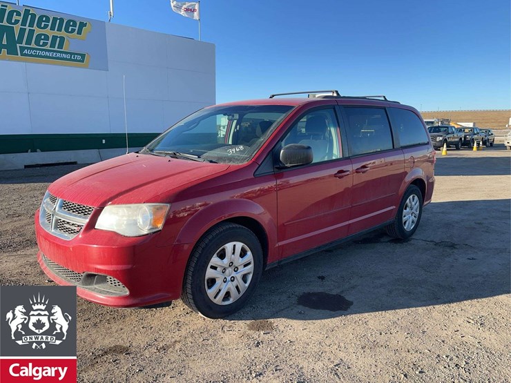 2014-dodge-grand-caravan-sxt-image-1
