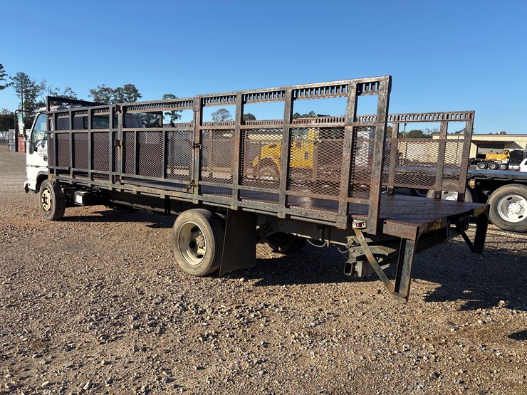 2007-isuzu-nqr-image-5