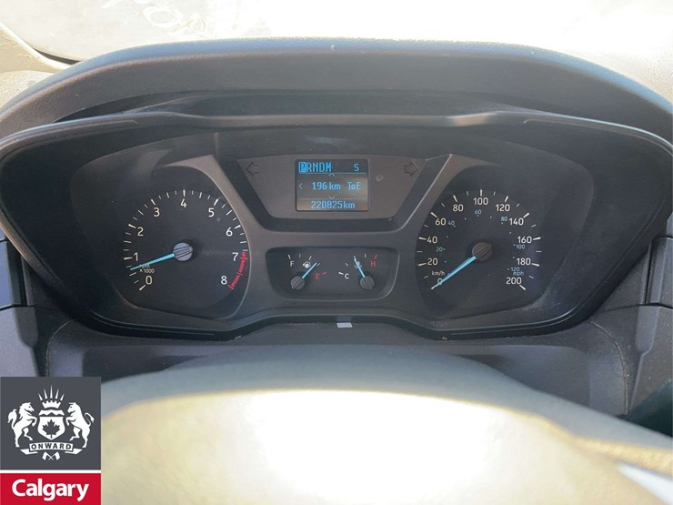 2016-ford-transit-image-19