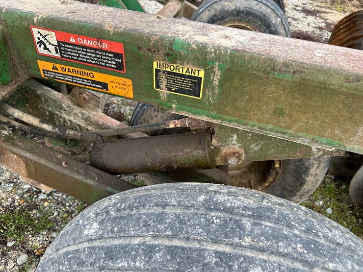 john-deere-630-image-27