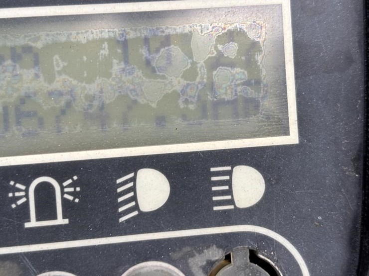 clark-c32cl-image-36