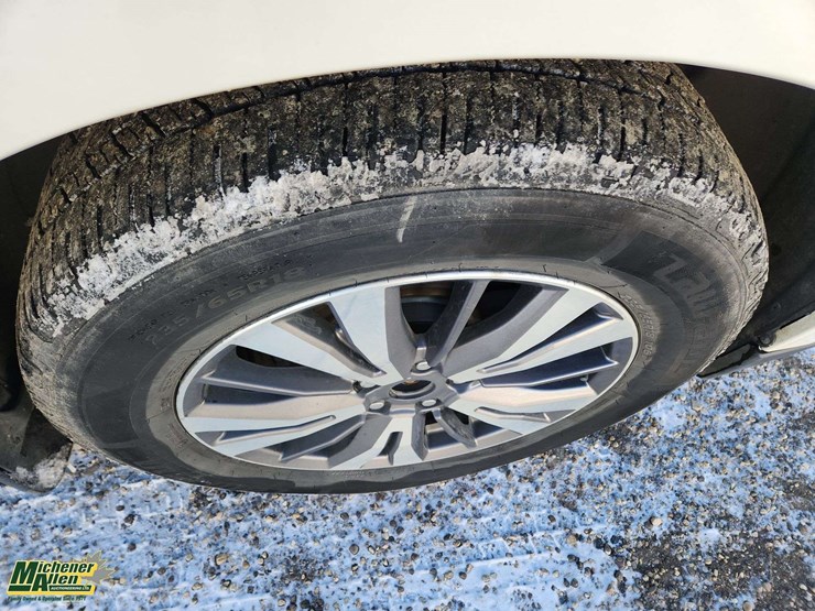 2017-nissan-pathfinder-image-14