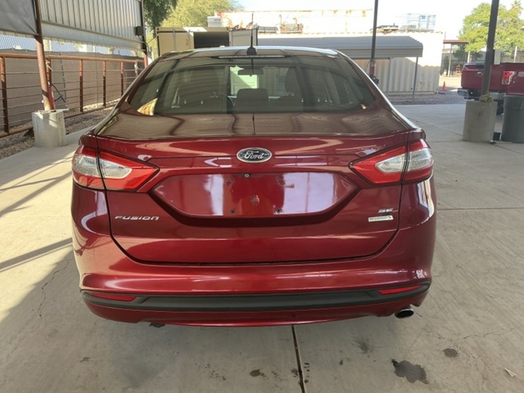 2015-ford-fusion-se-sdn-image-6