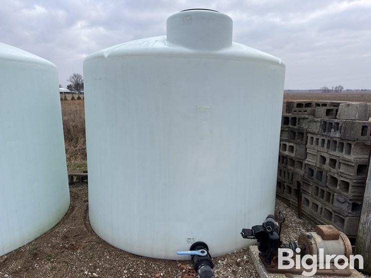 norwesco-2,500-gal-storage-tank-image-2