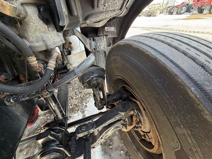 2016-peterbilt-579-image-30