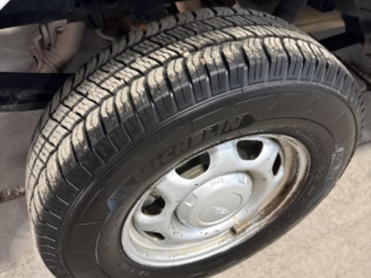 2021-ford-f150-image-9