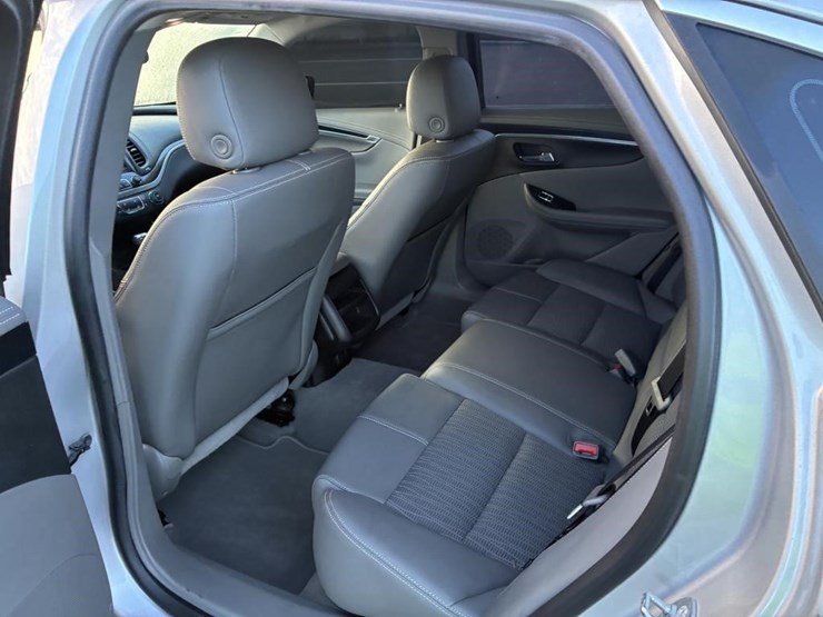 2018-chevrolet-impala-sedan-image-10