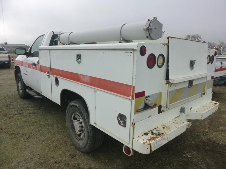 2009-chevrolet-3500hd-image-4