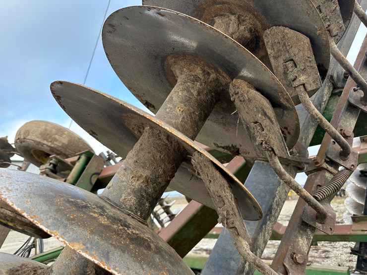 john-deere-630-image-25