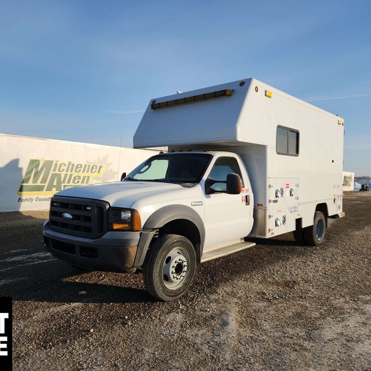 2005 FORD F550