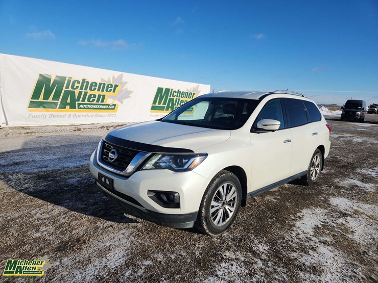 2017-nissan-pathfinder-image-1