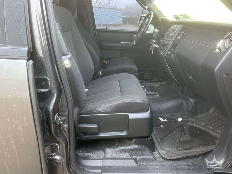 2016-ford-expedition-image-25