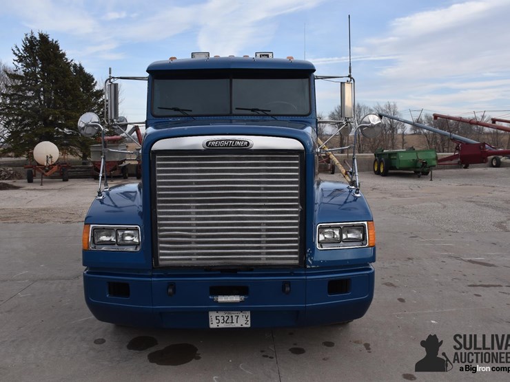 1998-freightliner-fld120-image-2