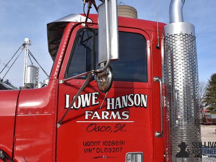 2003-freightliner-fld120-image-12