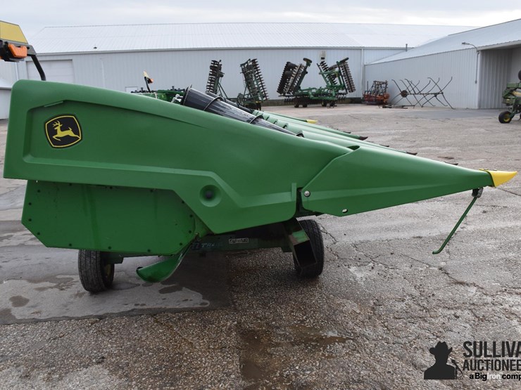 2024-john-deere-c8r-image-4