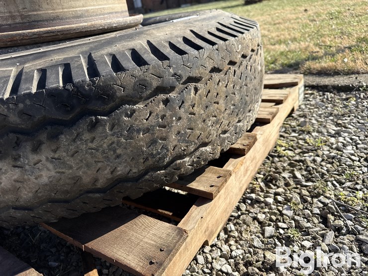 super-highway-10.00-20-truck-tire-&-rims-image-11