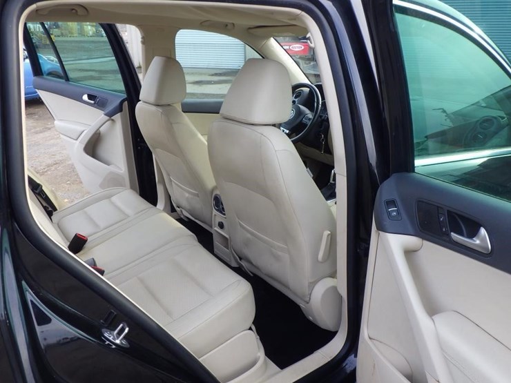 2013-volkswagen-tiguan-image-8