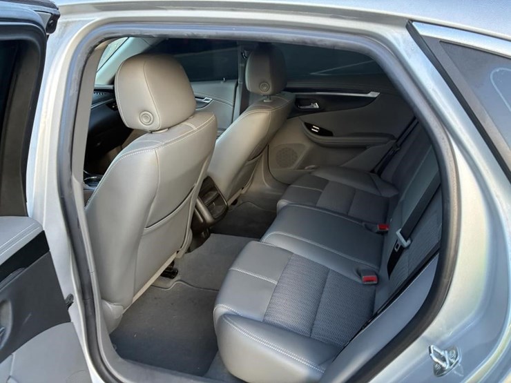 2019-chevrolet-impala-sedan-image-10