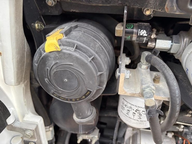 2021-bobcat-e20-image-46