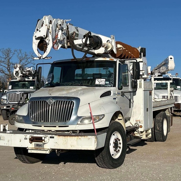 2010 INTERNATIONAL DURASTAR 4300