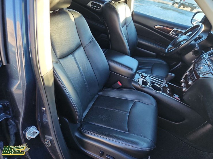 2014-nissan-pathfinder-image-17