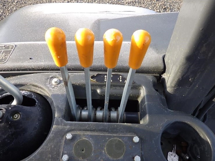 john-deere-210-image-29