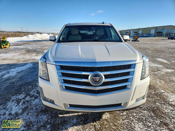 2015-cadillac-escalade-image-9