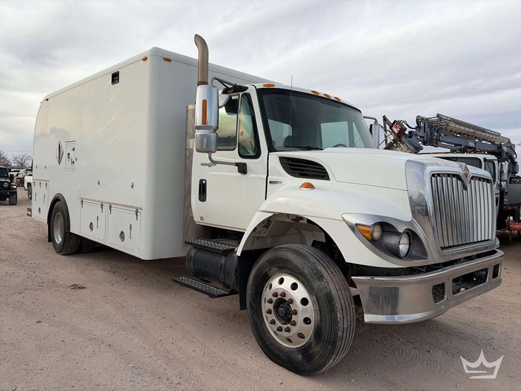 2009-international-7300-image-4