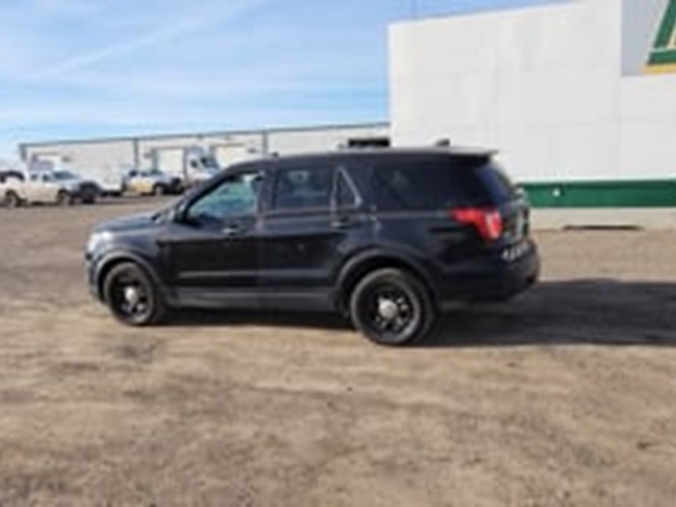 2019-ford-explorer-image-5