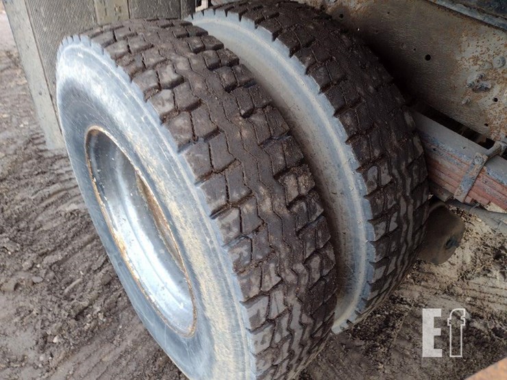 2003-ford-f650-image-26