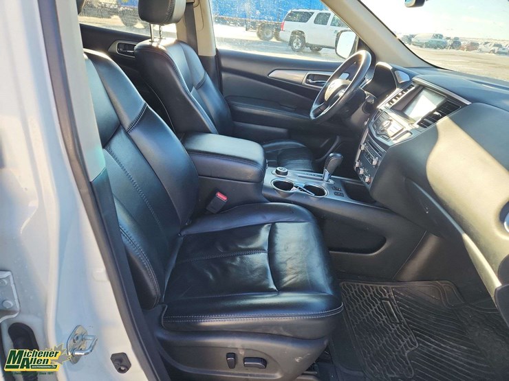 2017-nissan-pathfinder-image-19