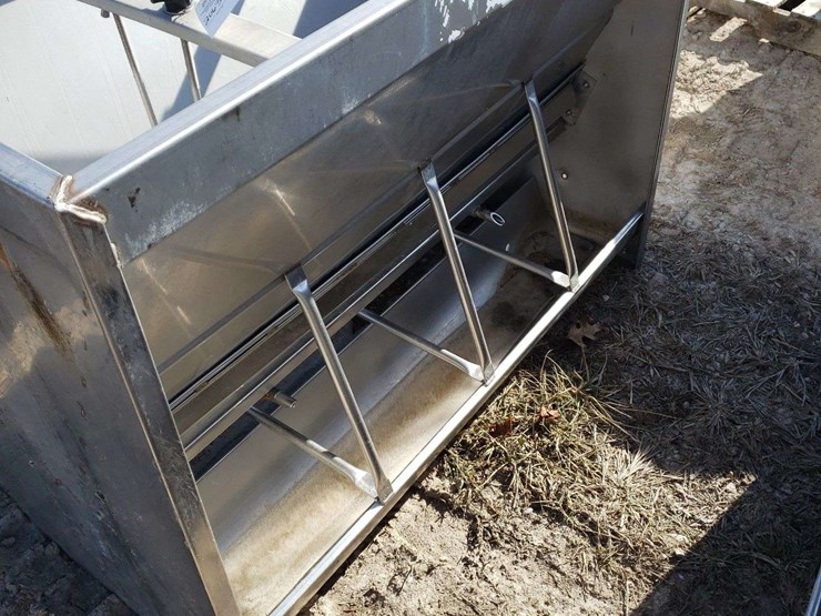 8-hole-stainless-steel-hog-feeder-with-water-pipe-image-2