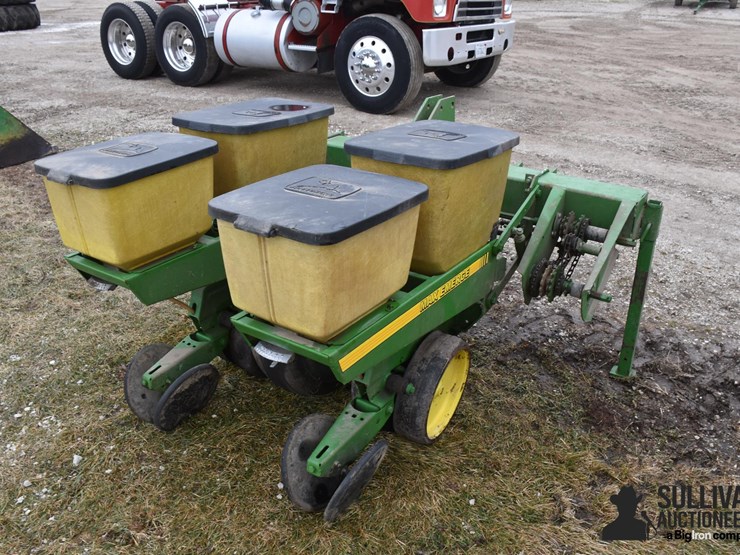 john-deere-2r30-planter-image-5