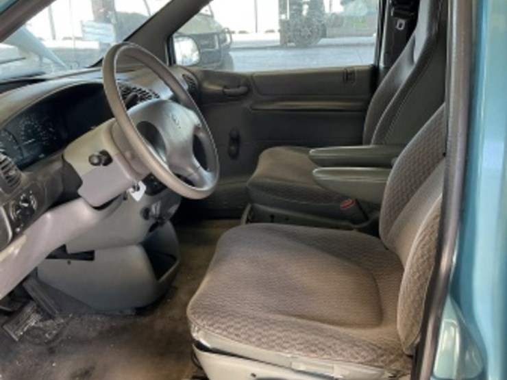 1999-dodge-caravan-image-21