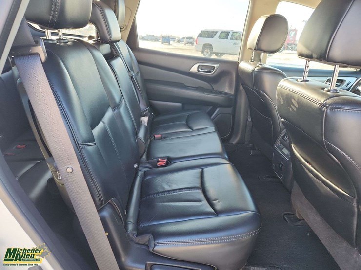 2017-nissan-pathfinder-image-18