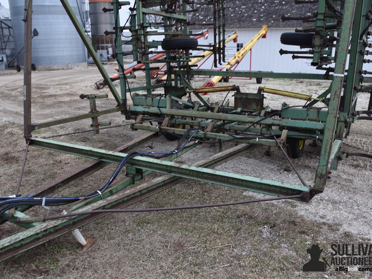 john-deere-1050-image-11