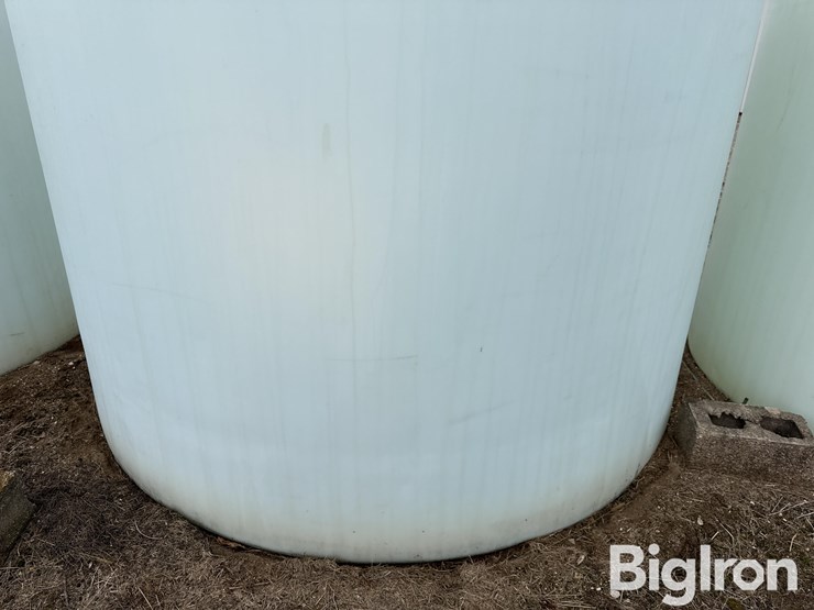 norwesco-2,500-gal-liquid-storage-tank-image-11