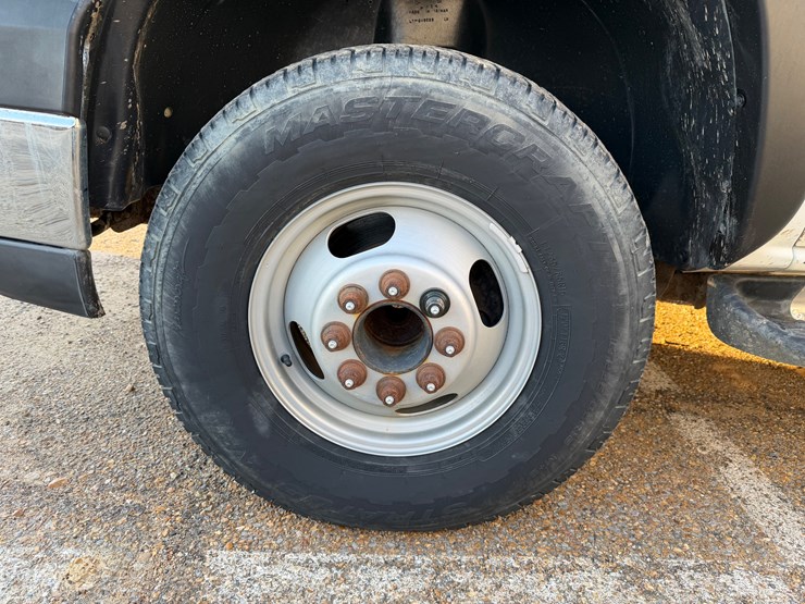 2005-chevrolet-3500-image-14