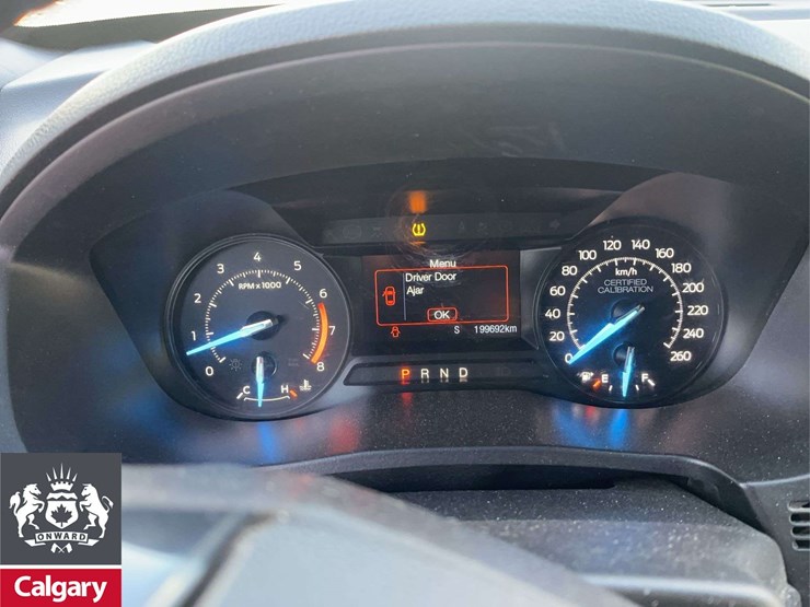 2019-ford-explorer-image-19