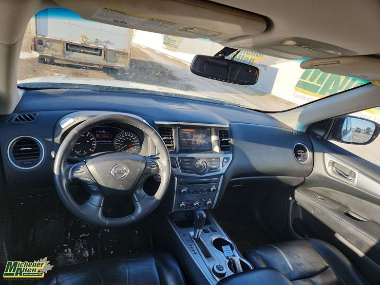 2017-nissan-pathfinder-image-21