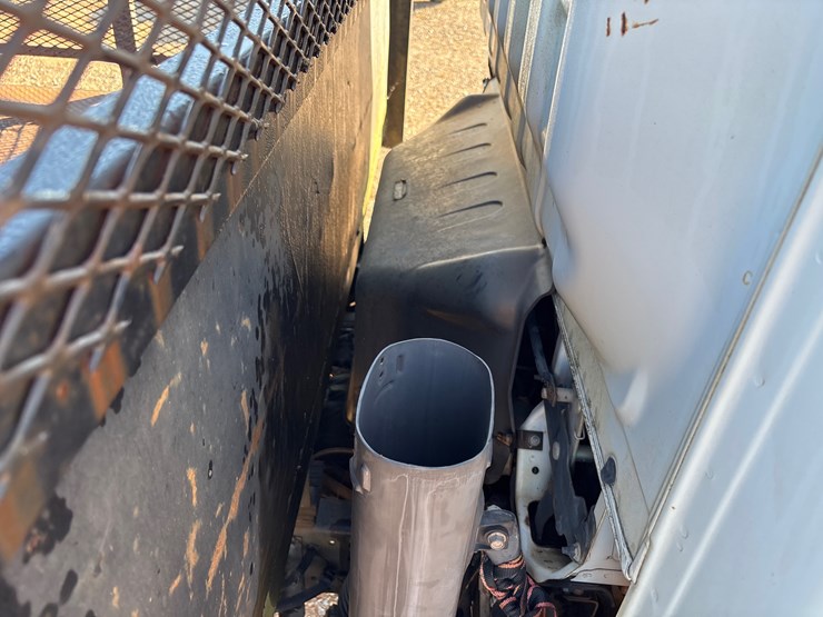 2007-isuzu-nqr-image-17