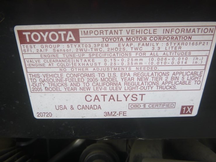 2005-toyota-sienna-image-12