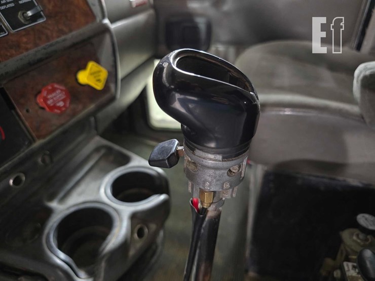 2006-kenworth-t800-image-15