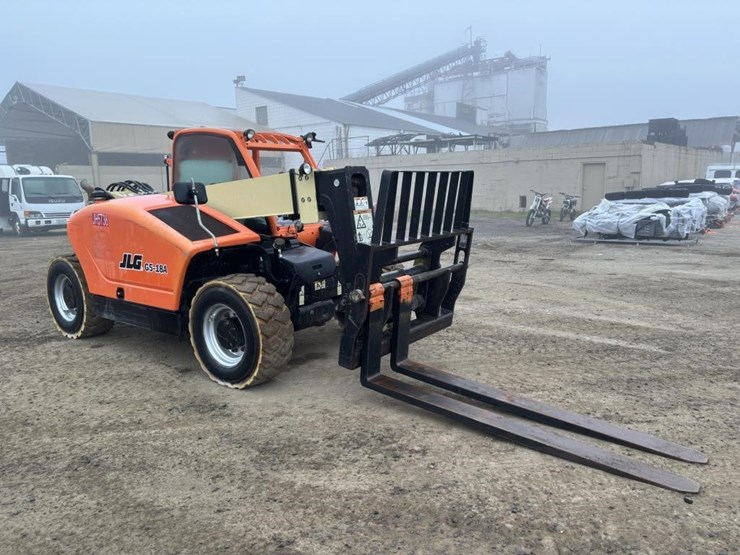 2015-jlg-g5-18a-image-2