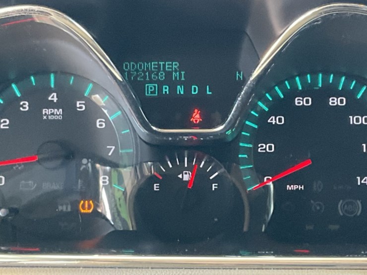 2017-chevrolet-traverse-ls-image-17