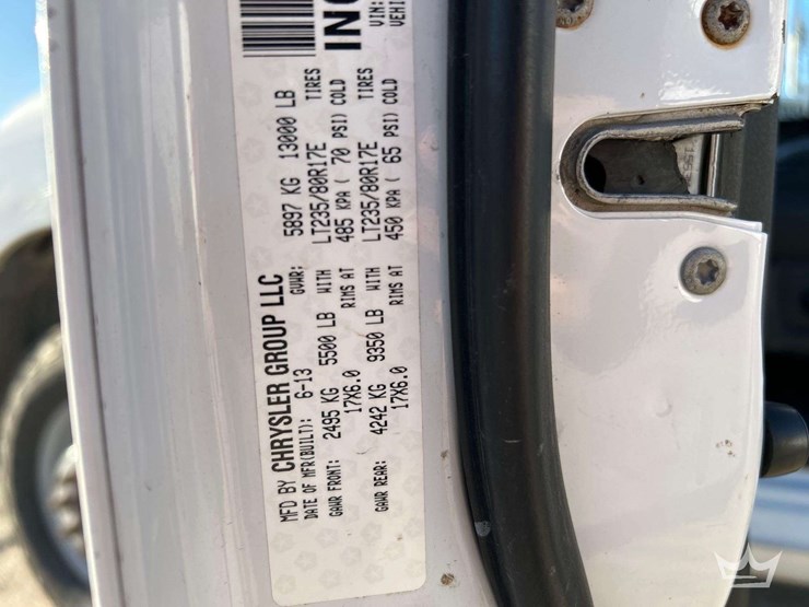 2013-ram-3500-utility-flatbed-truck-image-6