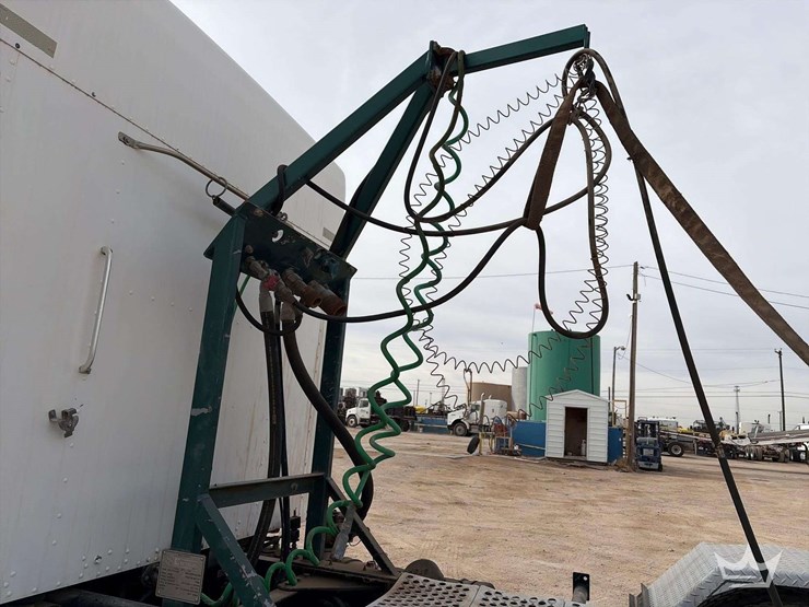 2012-kenworth-t800-image-28